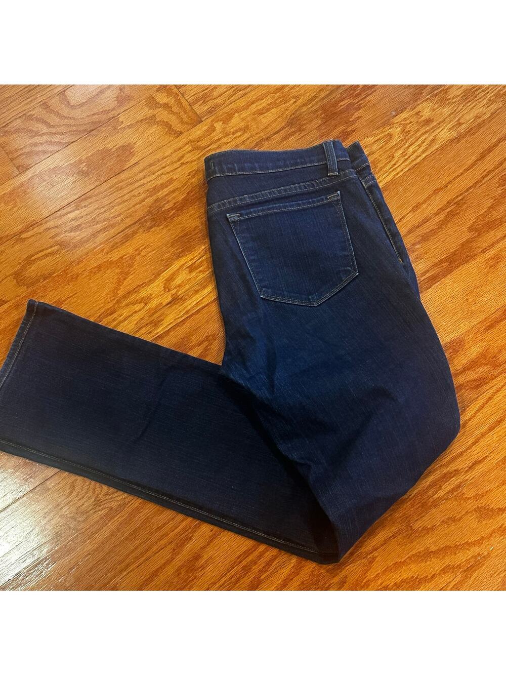 J Brand Jeans sz 30  low-rise cigarette leg jean